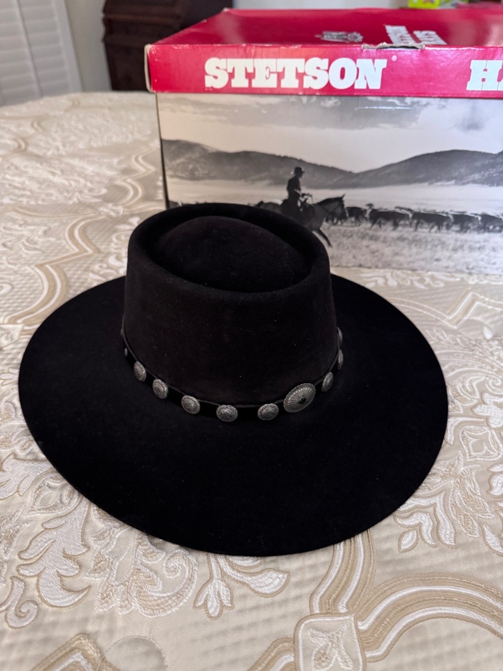 Vintage Women’s Stetson hat